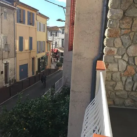 Sous Un Olivier * Cassis